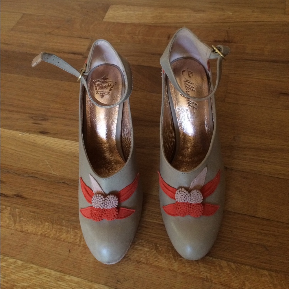 Miss Albright Flower Pump