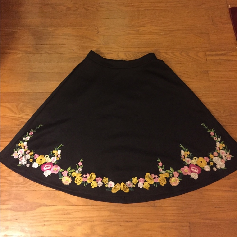 Black midi circle skirt