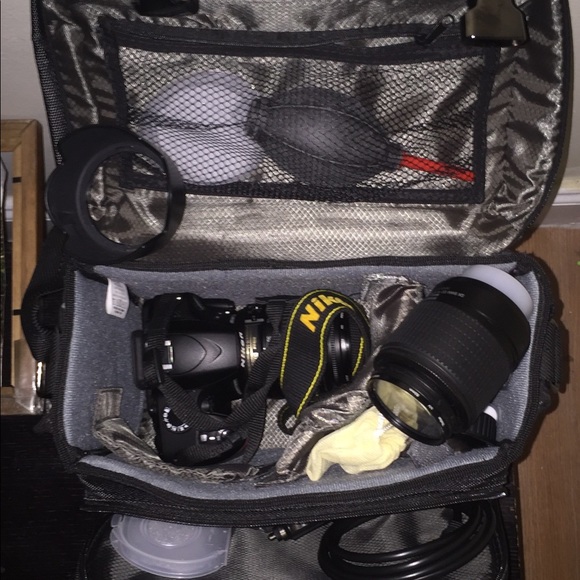 Nikon D3200 camera with kit - Picture 2 of 2