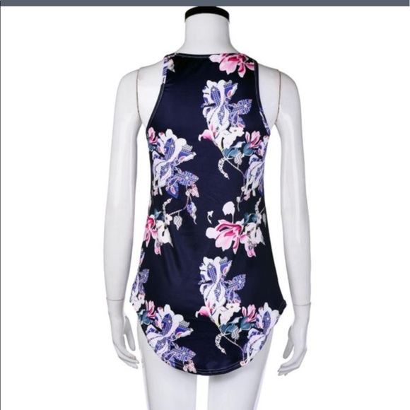 Plus Floral Navy Tank Top - Picture 5 of 7