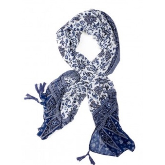 NWT Floral Boho Pareo Shawl Wrap Tassel Scarf - Picture 4 of 4