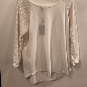 NWT Tommy Banana cotton top with beaded sleeves