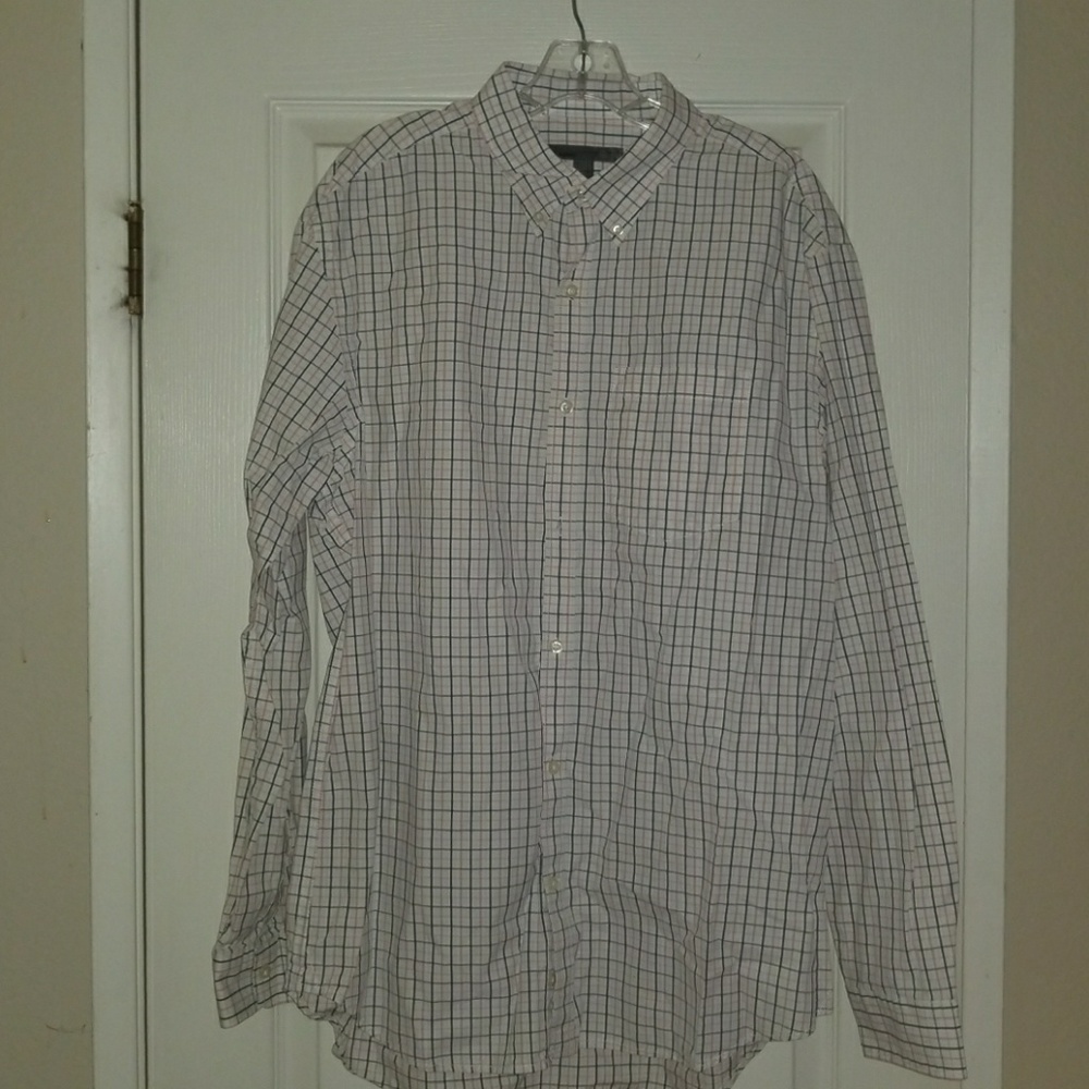 Old Navy Large button down shirt. New with tag.