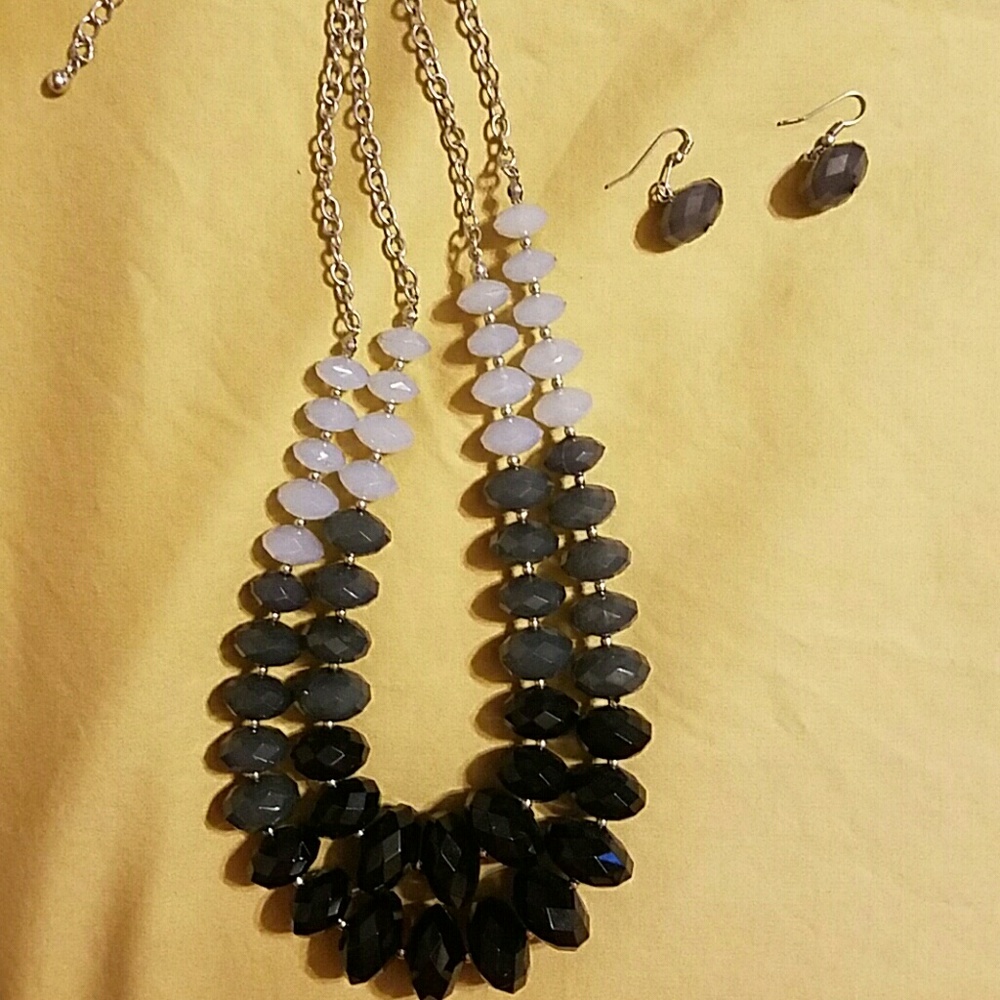 🍂$8 Fall Fashion BEADED NECKLACE