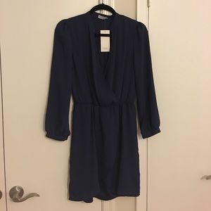 Never worn! Tobi long sleeve navy mini S