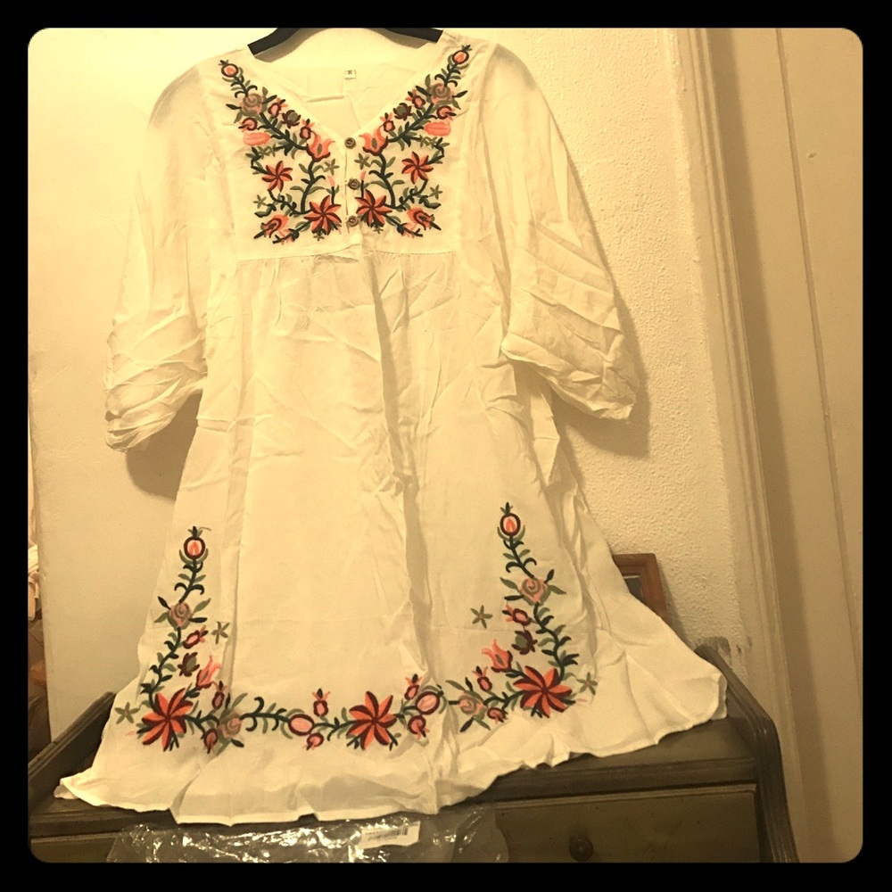 Spirit White Floral Embroidery Dress