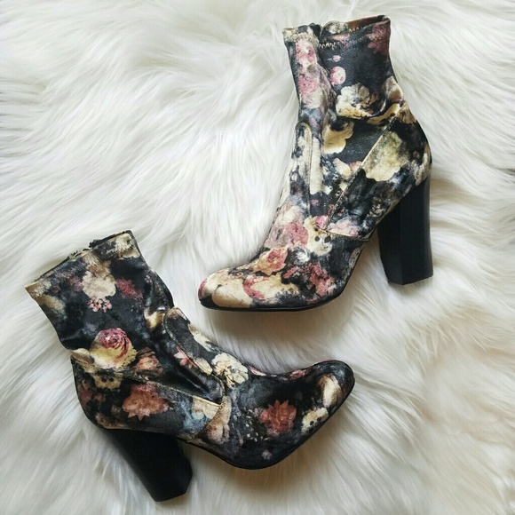 Report Shoes - NWOT REPORT LIRIA VELVET HIGH HEEL