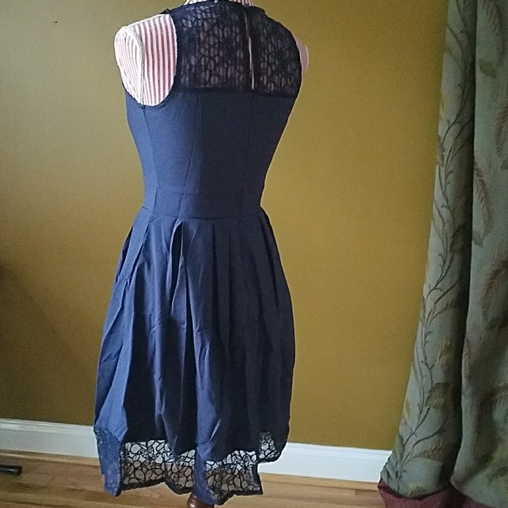 LAST ONE! Navy Blue Sleeveless Lace Dress - Picture 3 of 4