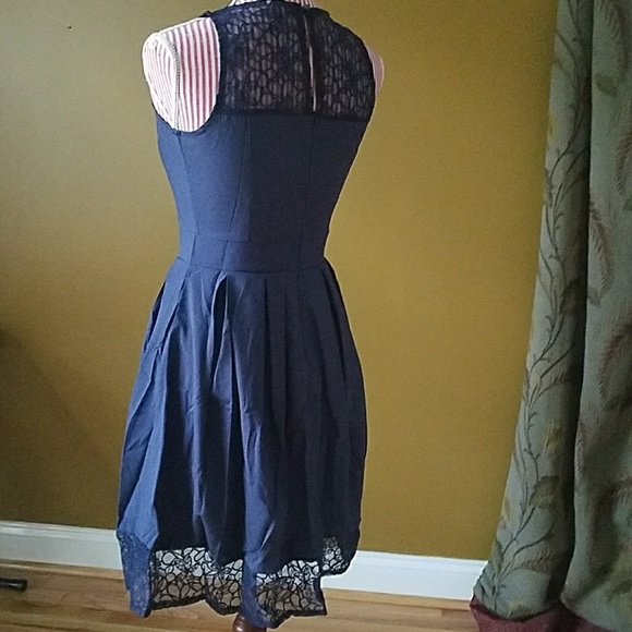 LAST ONE! Navy Blue Sleeveless Lace Dress - Picture 3 of 4