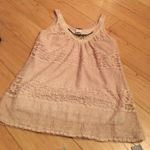 lace daytrip tank with statement neckline
