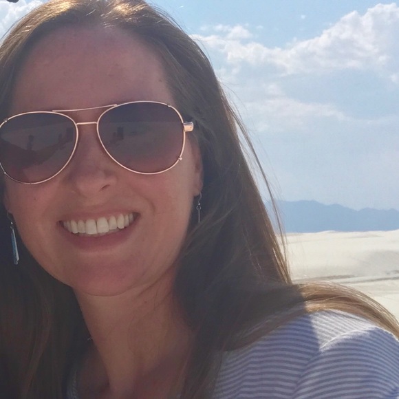 Meet your Posher, Robyn - Picture 1 of 1