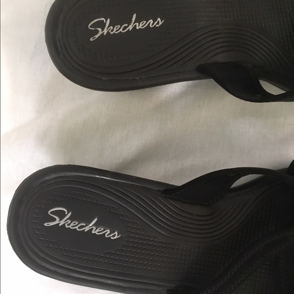 Woman's Sketchers sandals - Picture 2 of 4