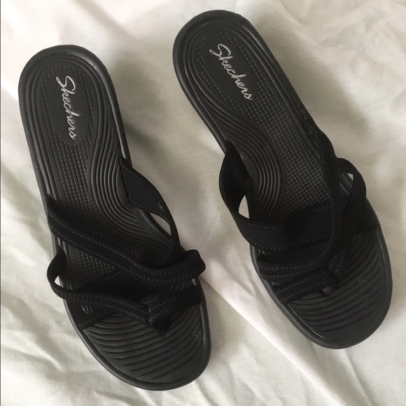 Woman's Sketchers sandals - Picture 3 of 4