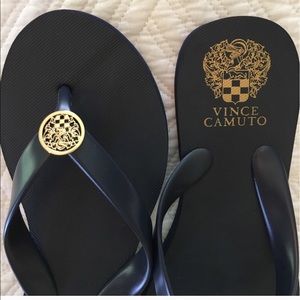 Vince Camuto Flip Flaps