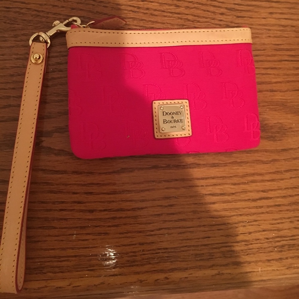 Dooney & Bourke small wristlet