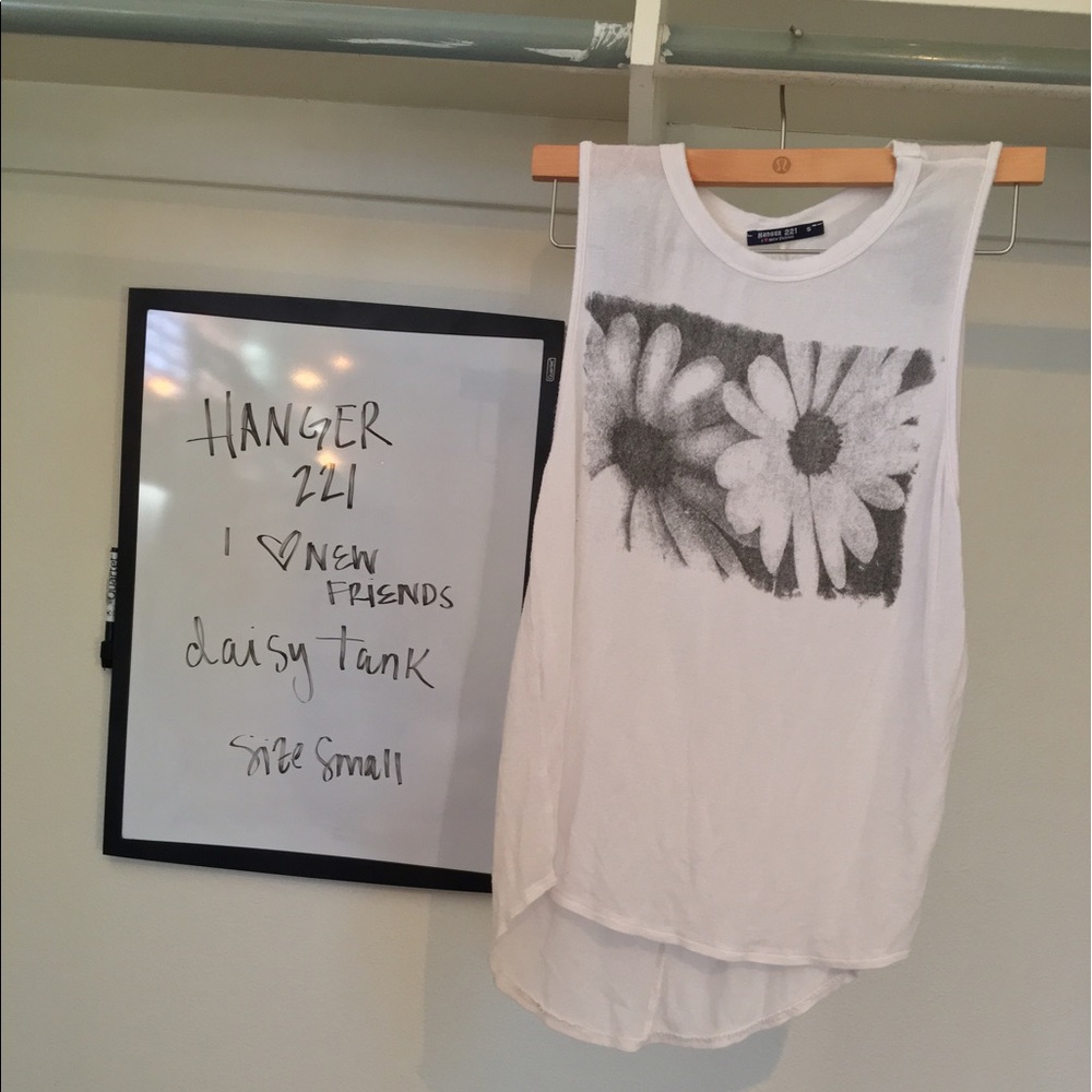 Hanger 221 Daisy Tank