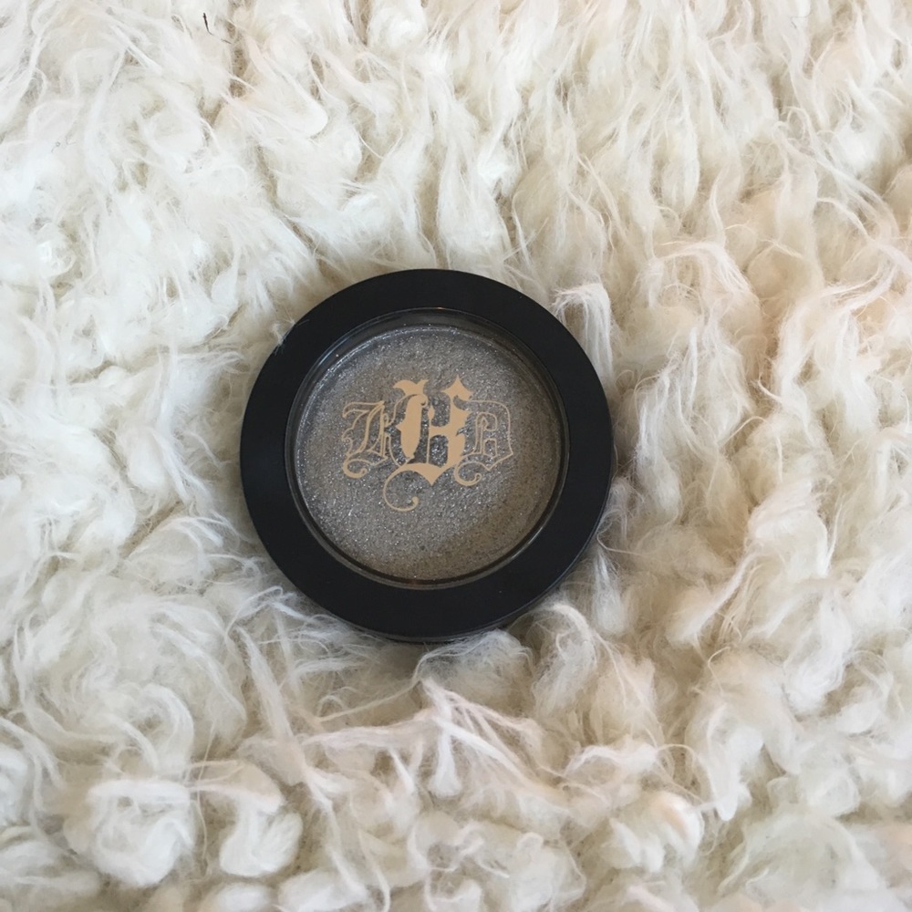 Kat Von D "Static Age" Eyeshadow