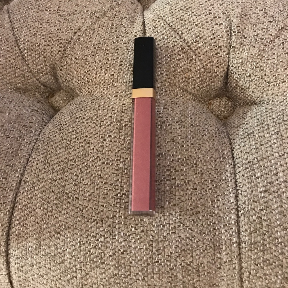 Chanel lip gloss