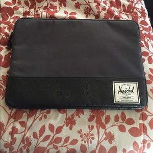 Herschel laptop sleeve