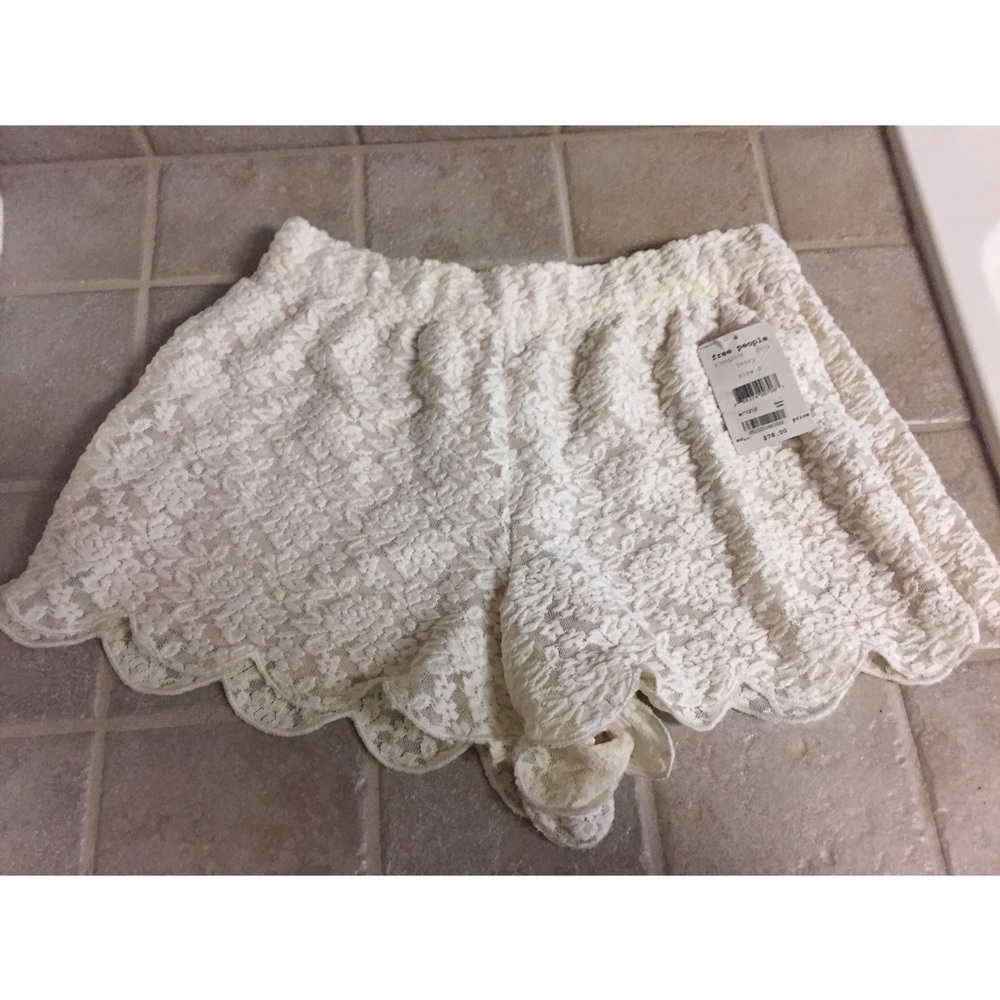 Free People White Lace Scallop Shorts