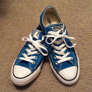 Converse Chuck Taylors- bright aqua