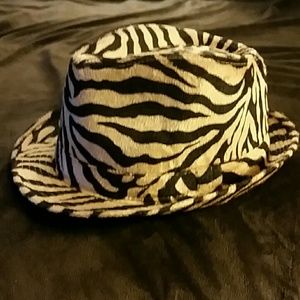 Tan & Black NWT Zebra Print Felt Fedora Hat