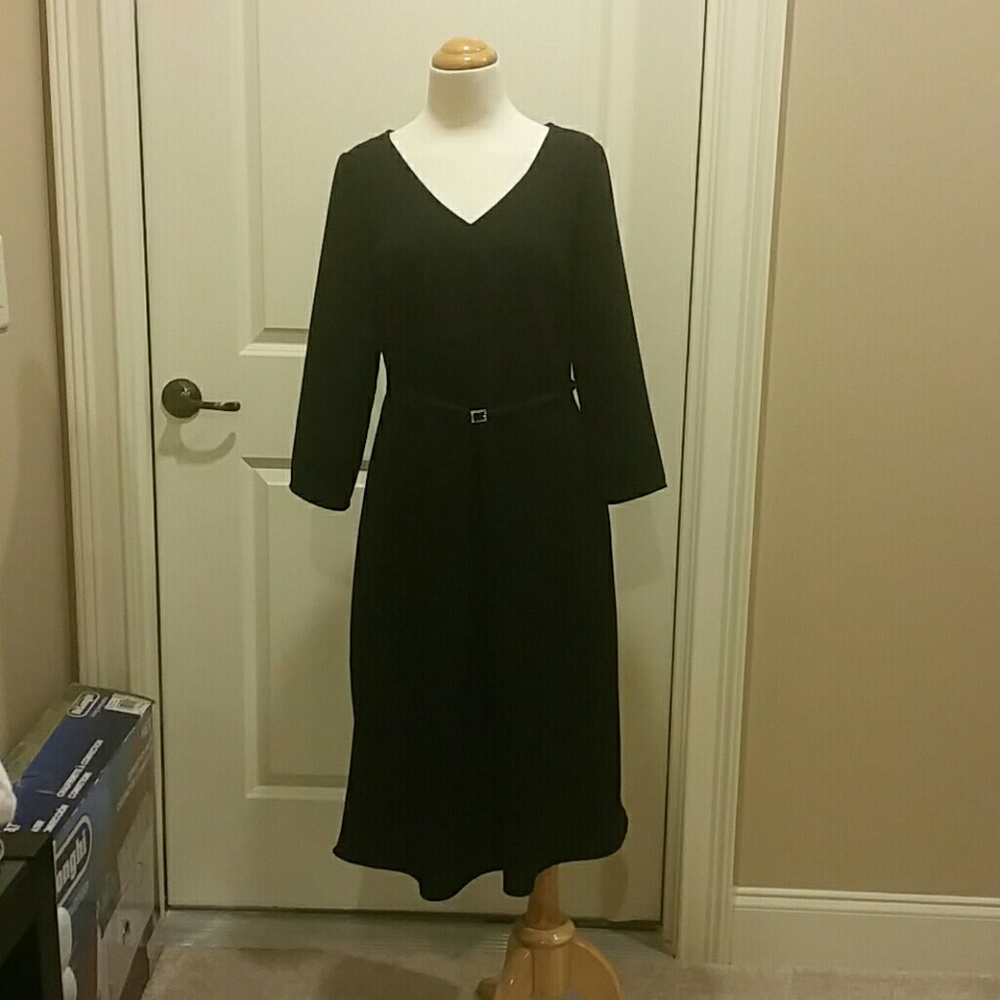Ann Taylor LOFT black dress midi in SZ 6