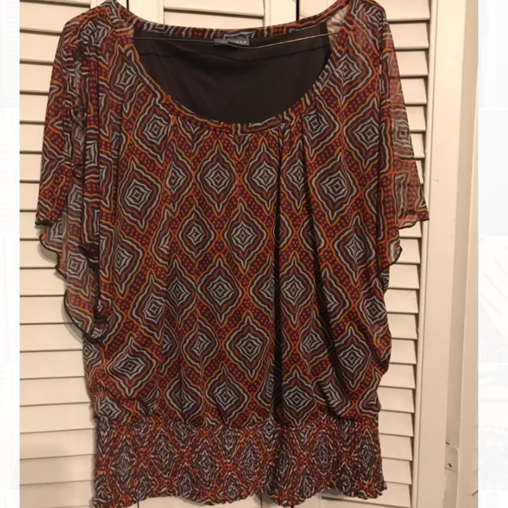 Cute printed blouse with flutter sleeves