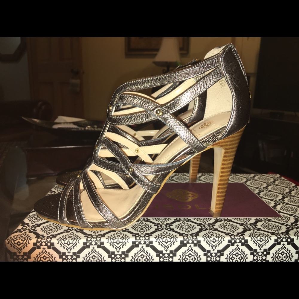 Isola heels
