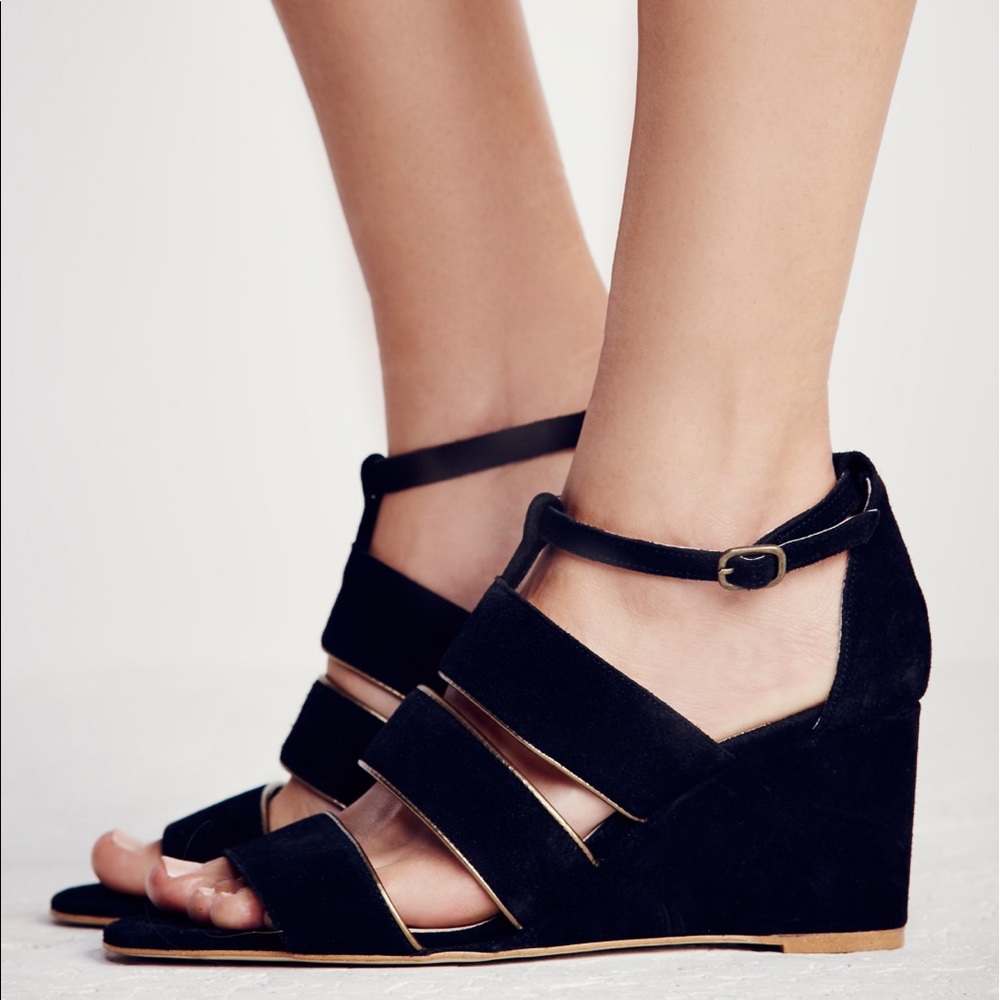 🌈FLASH SALE⚡️BEAUTIFUL FREE PEOPLE DRESS SANDAL