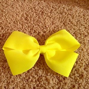 A bright yellow  bow