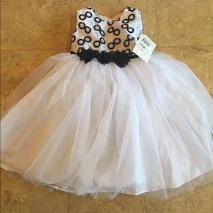 Girls dress
