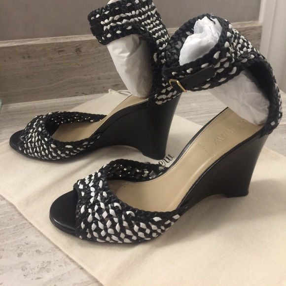 Women's Heel Sandal - Picture 3 of 5