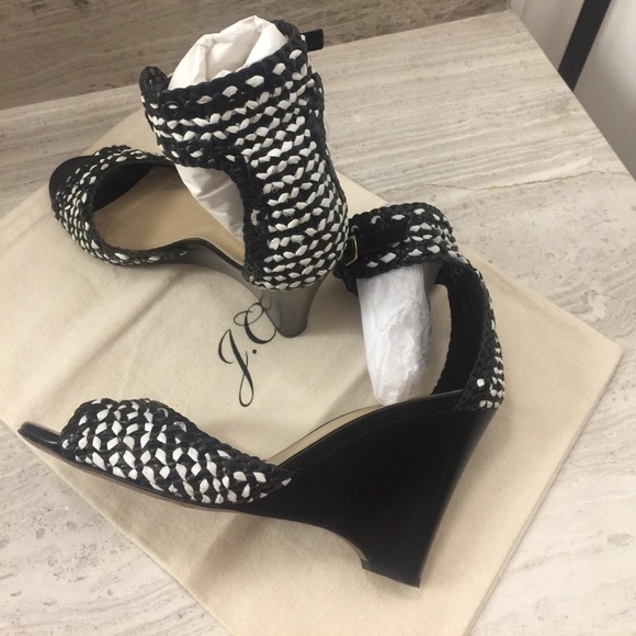 Women's Heel Sandal - Picture 4 of 5