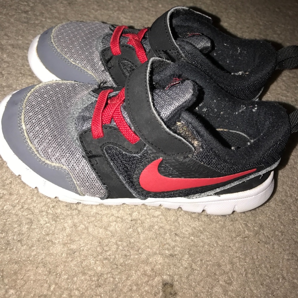 Boy's shoes