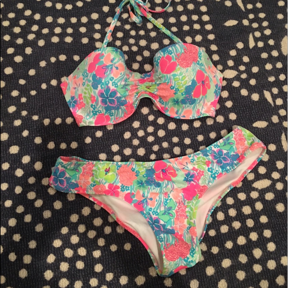 EUC Victoria's Secret floral swimsuit 34DD/L