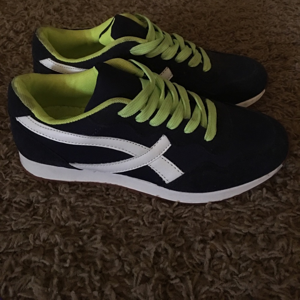 Charlotte rise shoes never worn
