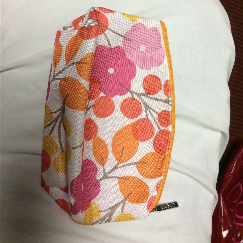 Clinique make up bag! 💅🏻💄💋