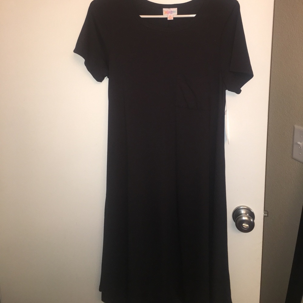 Xs solid black Carly