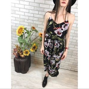 ⚡️SALE⚡️ Black floral printed cropped jumpsuit