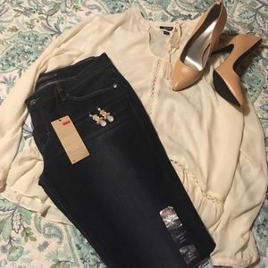 NWT Levi jeans