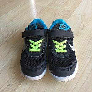 Nike Kids Flex Experience 4  Running Shoe
