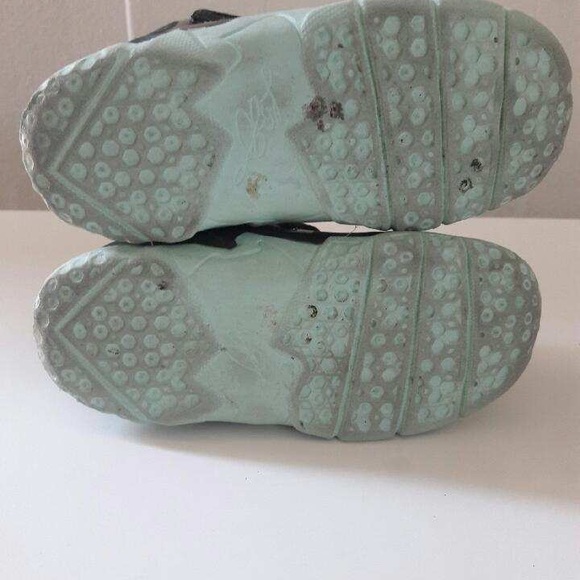 Toddler Nike LeBrons - Picture 5 of 5