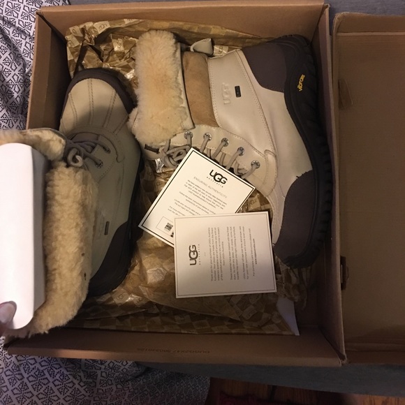 MALE UGG SNOW BOOTS SIZE 11 main image 5