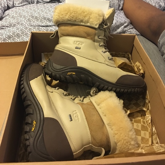 MALE UGG SNOW BOOTS SIZE 11 main image 4