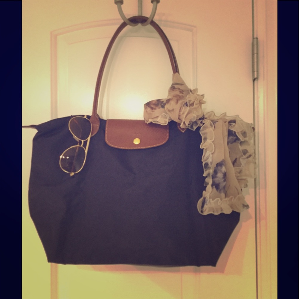 Large Longchamp Le Pliage Tote in Bilberry