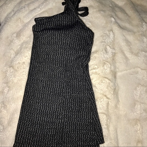 Athleta Goddess Tank - Picture 5 of 6