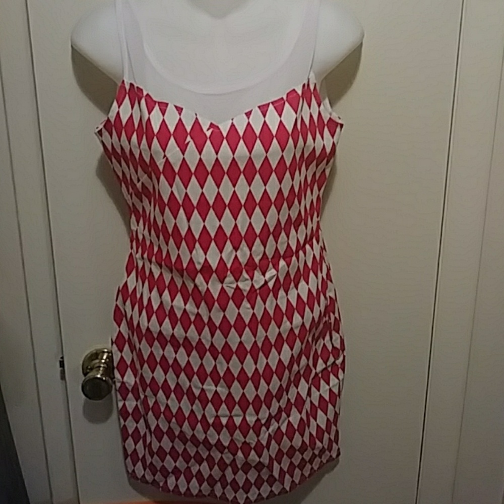 NWT "EVENT" RED & WHITE PATTERNED DRESS SIZE MED
