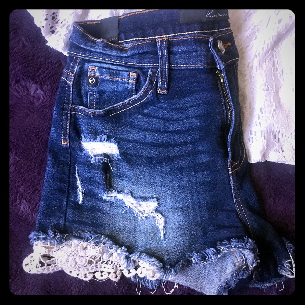 Cut off Jean shorts with embroidered fray