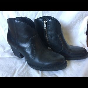 Born boots